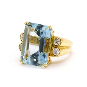 18K Aquamarine Diamond Ring